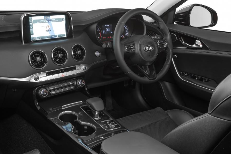 Интерьер Kia Stinger Si (CK) 2017 года  (AU) (фото 3 из 9)